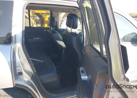 2016 Jeep Compass Latitude из США, поврежденный, VIN 1C4NJCEAXGD536186